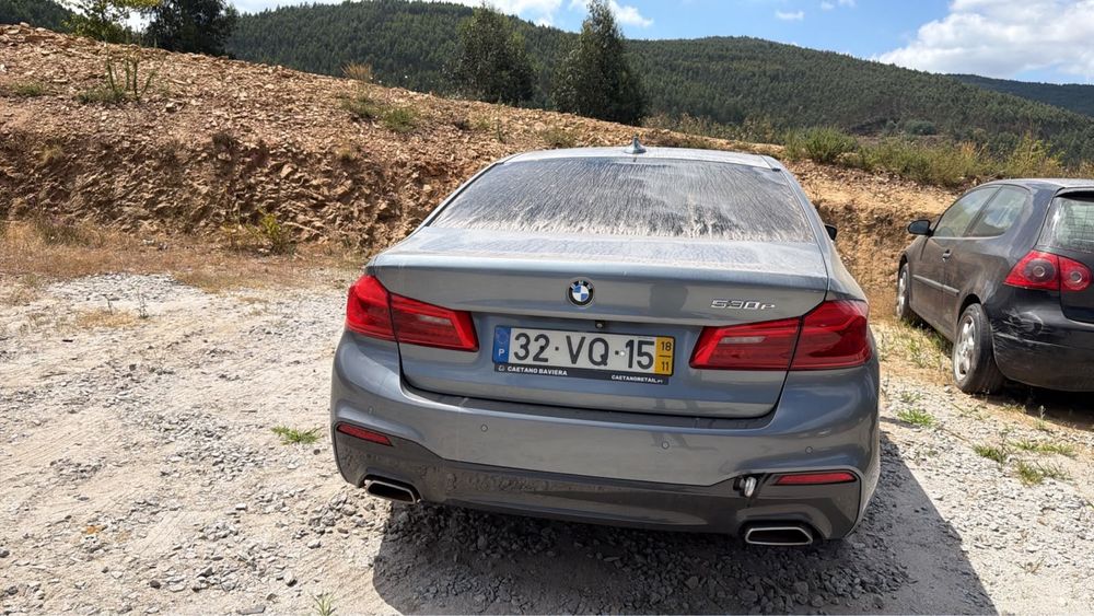 BMW 530e (acidentado)