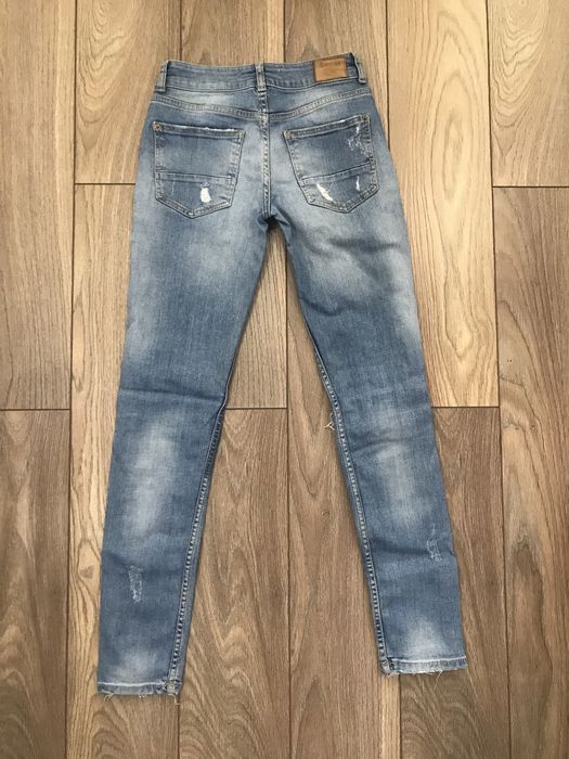 Джинсы Bershka