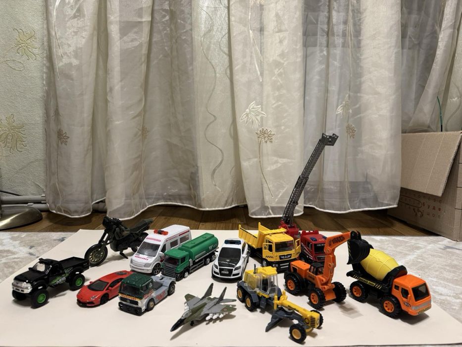 Машинки іграшкова техніка