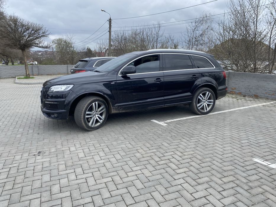 Ауді Q 7 гарний стан