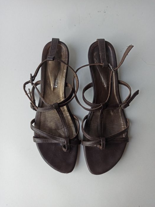 Sapatos/ Sabrinas/ Sandálias