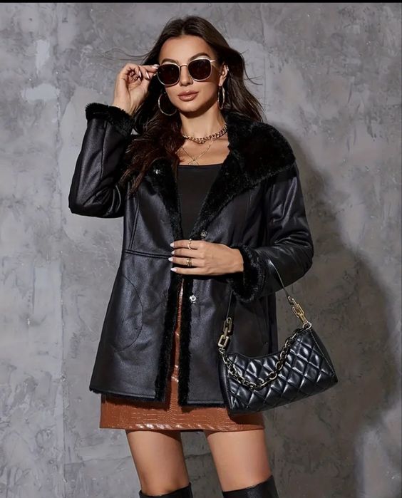 Чорне пальто/куртка