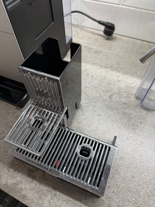 Ekspres DeLonghi nespresso Lattissima Pro EN750.MB