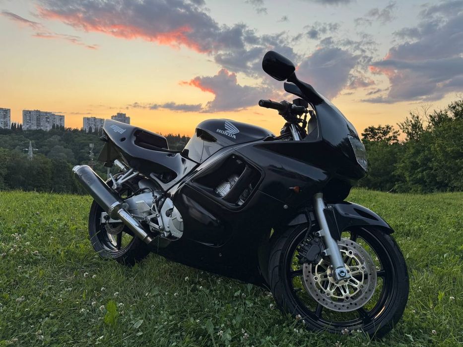 Мотоцикл CBR 600 f3