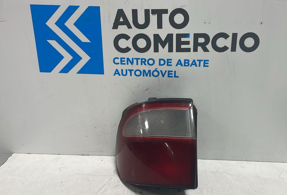 FAROLIM TRASEIRO ESQUERDO HYUNDAI H1 (A1) [97-08]