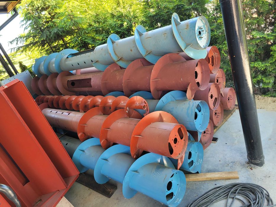 Obudowa uchwyt rury wysypu BIZON wszystkie częsci  BIZON Z056 Z058