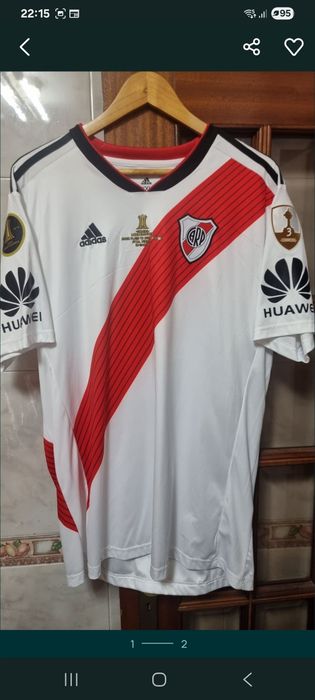 Camisola de jogo ultilisada pelo  enzo perez.final da libertadores.