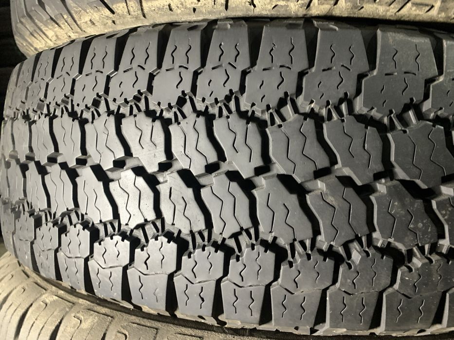 Шини б/у лето 215/70 R16 Goodyaer Wrangler