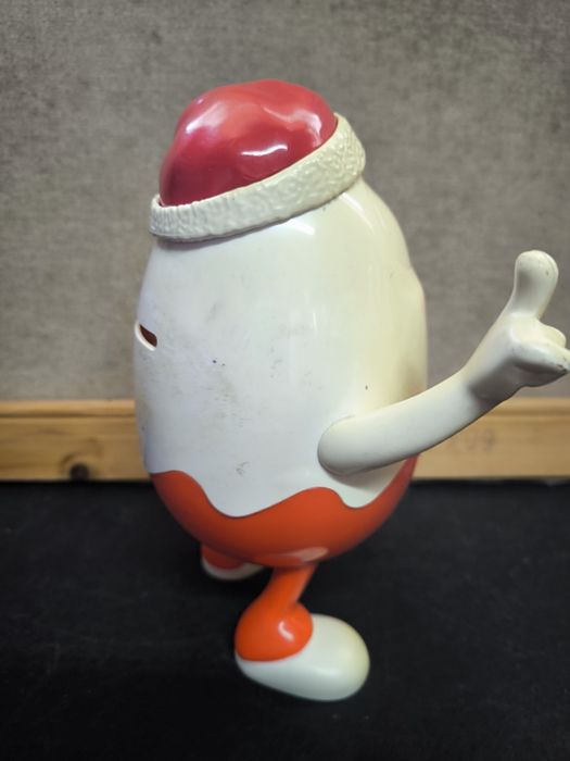 Boneco Ovo Kinder mealheiro