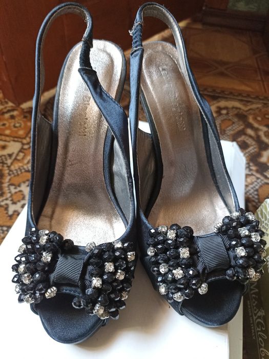 Босоніжки жіночі