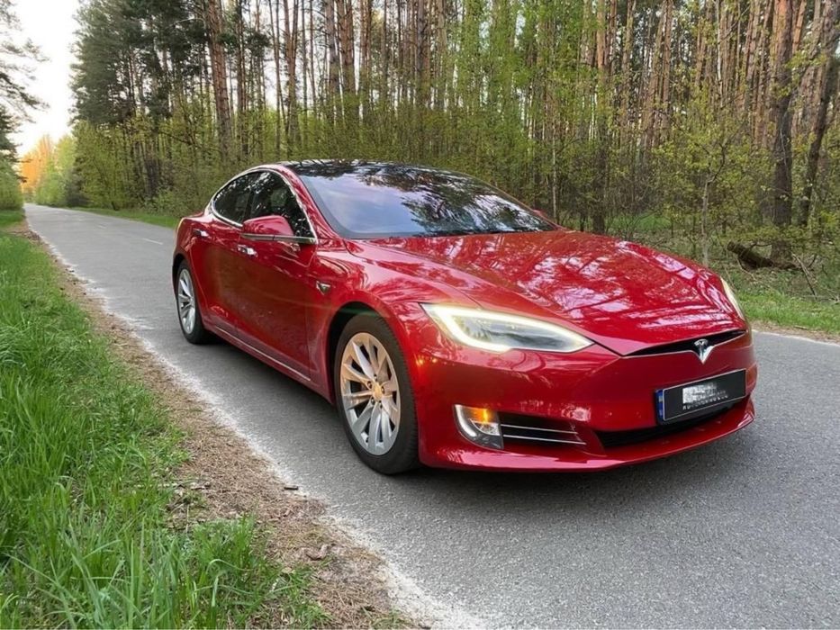 Tesla Model S 75D 2017 рік