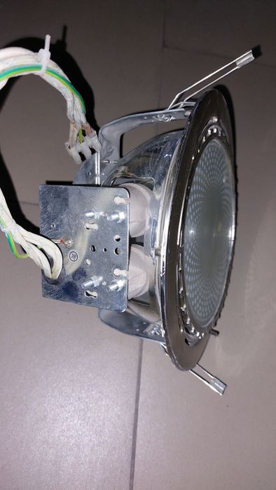 Светильник потолочный встраиваемый