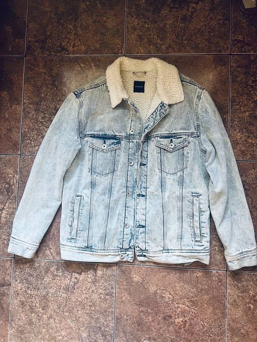 Чоловіча демісезонна куртка Reserved
Розмір L