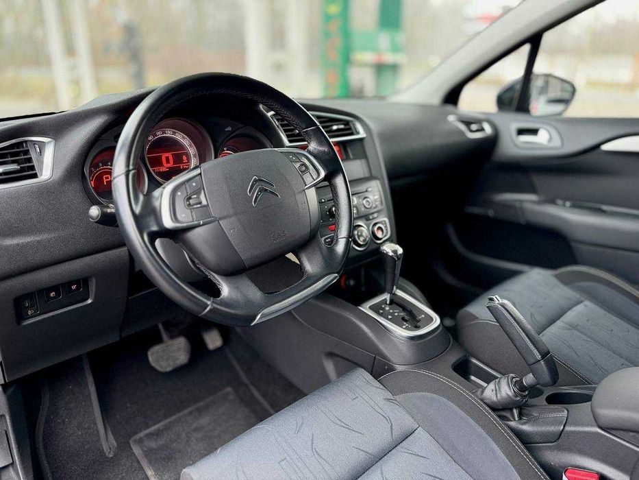 Citroen C4 Official 2011