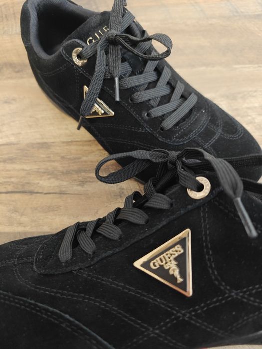 Sneakersy Guess zamsz