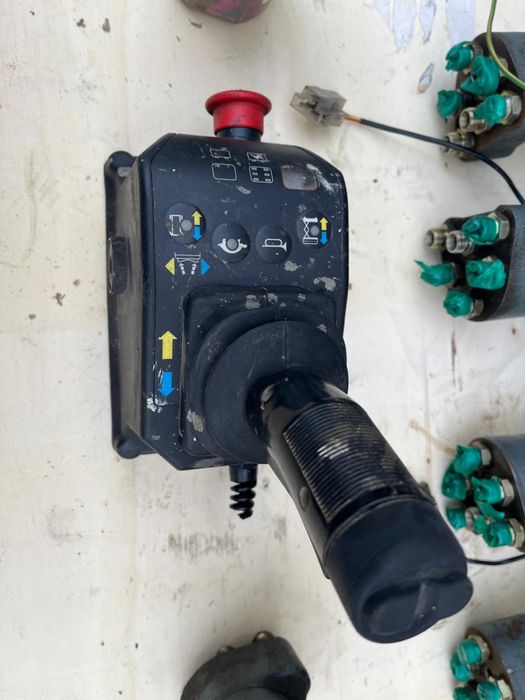 Joystick hydrauliczny koparki Atlas, O&K,Fuchs