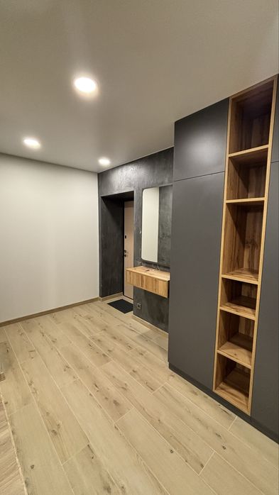 Подобово. Центр. ЖК Домбровський.