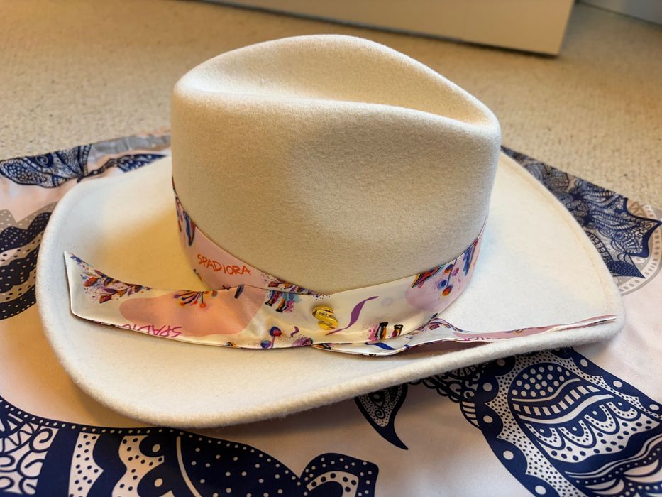 Kapelusz SPADIORA 100% filc wełniany BIAŁY z jedwabną szarfą