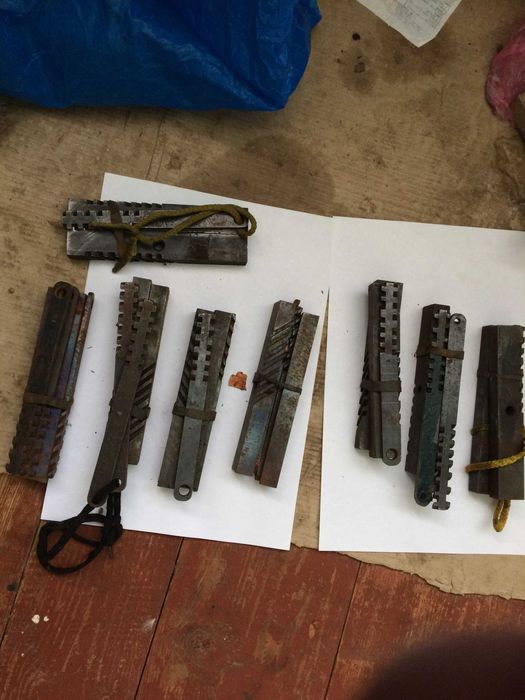 ригеля и пружины  на большой реечный   гаражный замок