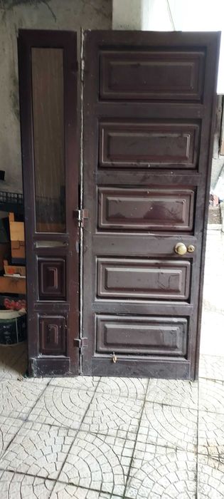 Porta de entrada em alumínio