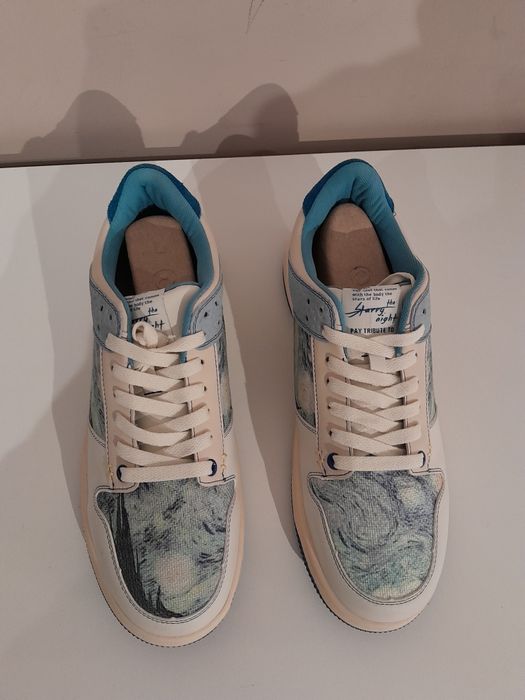 Buty inspirowane obrazem Vincenta van Gogha "Gwiaździsta Noc"