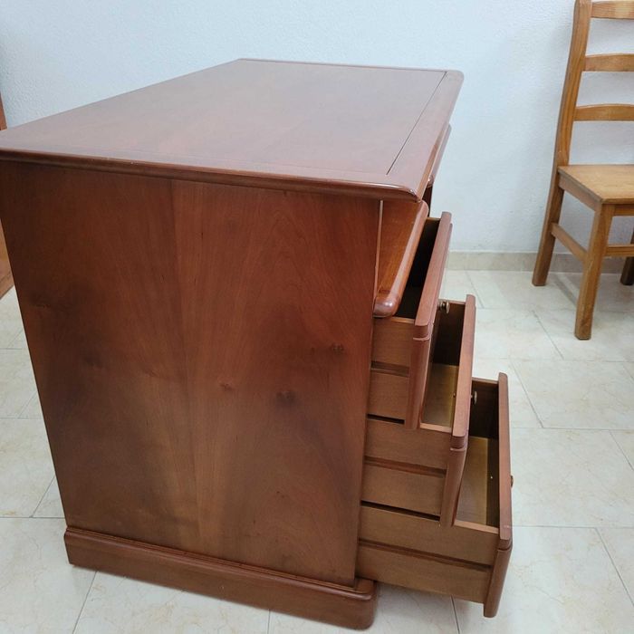 Secretária para PC - Madeira Mogno