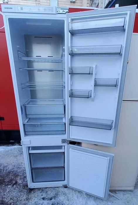 Вбудований холодильник Samsung BRB30705DWW—No Frost, інвертор, 193.5см