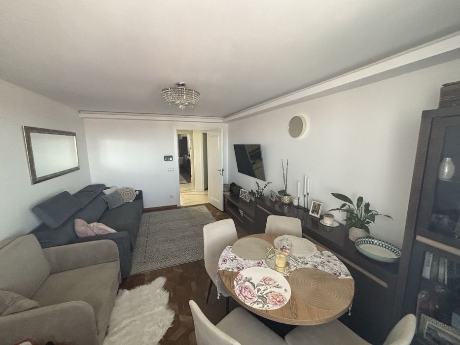 Sprzedam mieszkanie 52m, niski czynsz ,duzy balkon.