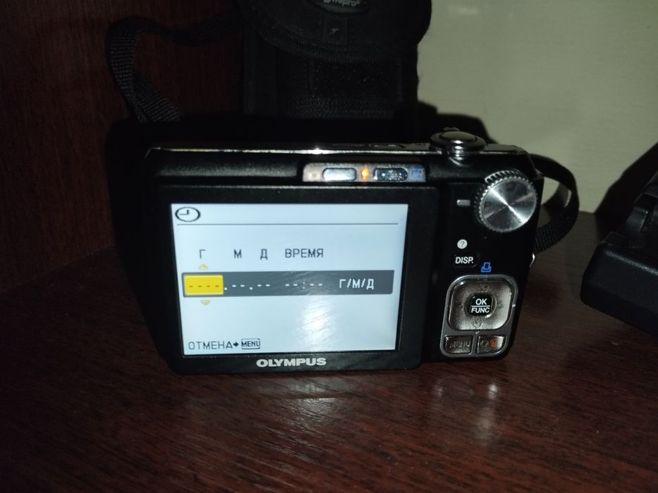 Продам цифровую фотокамеру Olympus FE-330 8.0MP
