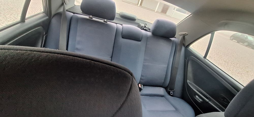 Mitsubishi carisma 1.3 classic gasolina