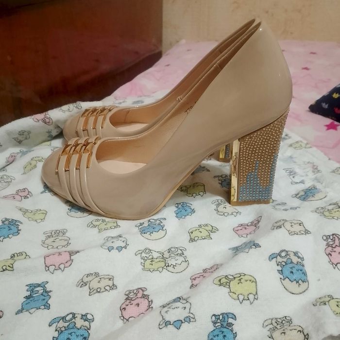 Продам туфлі жіночі