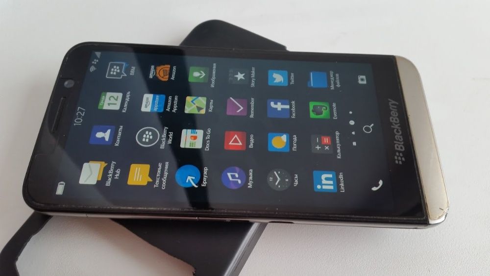 Телефон Blackberry z30