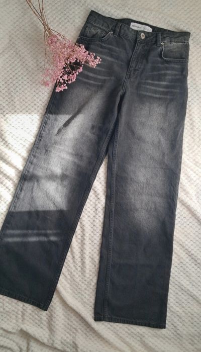 Nowe spodnie jeansowe Bershka