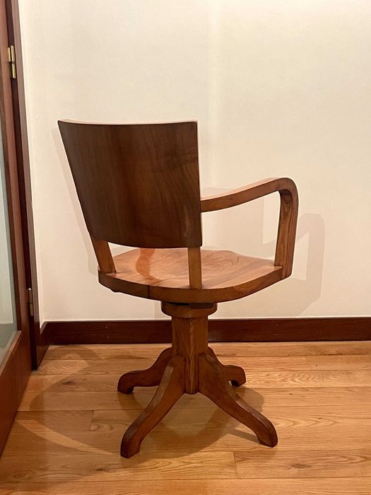Cadeira vintage de escritório giratória em madeira