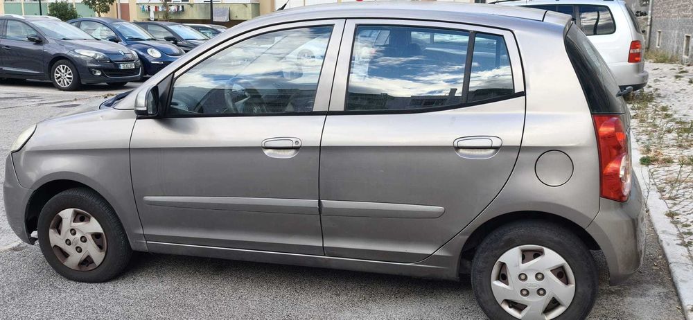 Kia Picanto 1.0 Gasolina | Ano 2010 Vendo Kia Picanto de 2010, económico e ideal para cidade.