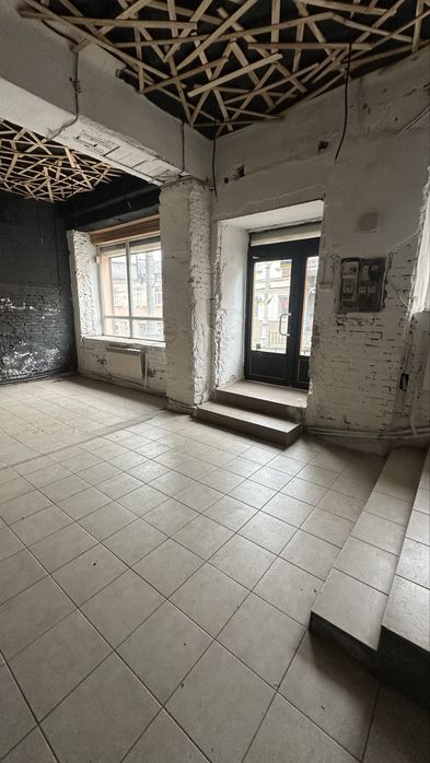 Продаж; приміщення; Чернівці; центр; фасад