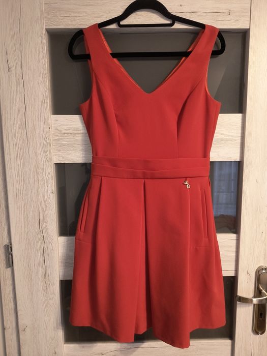 Sukienka czerwona 38