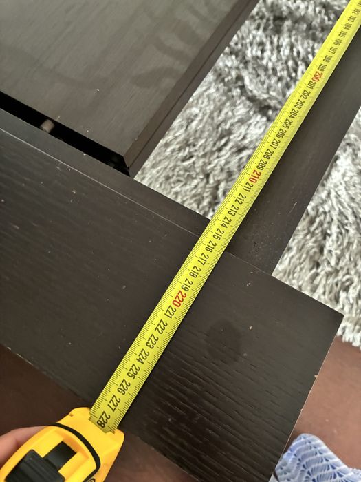 Mesa de jantar extensível em madeira – robusta e moderna