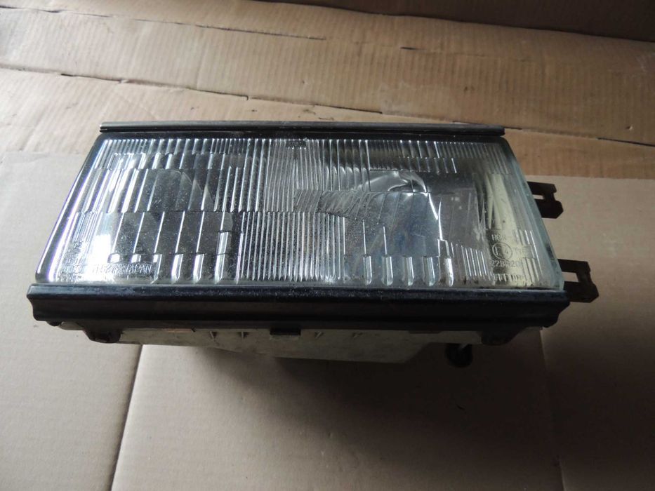 Lampa przód przednia prawa Nissan Bluebird U11 83,84,85,86
