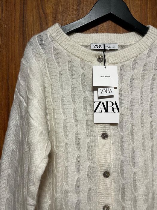 Nowy wełniany sweter Zara