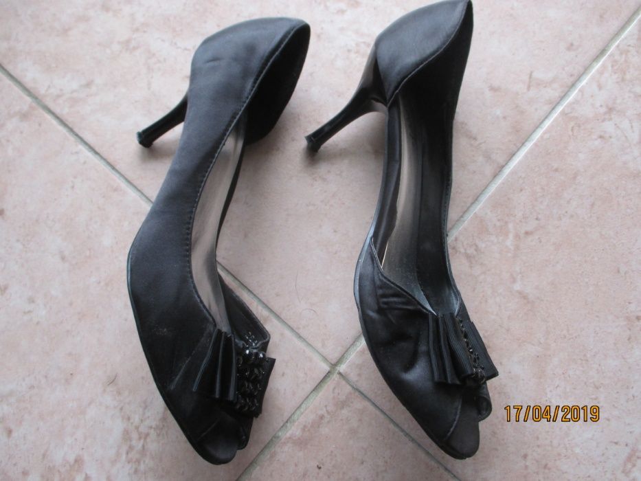 2 pares de sapatos de senhora nº 40