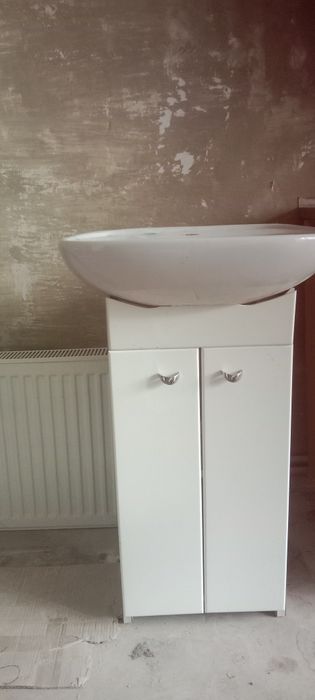 Продам тумбу з умивальником, та металічну батарею