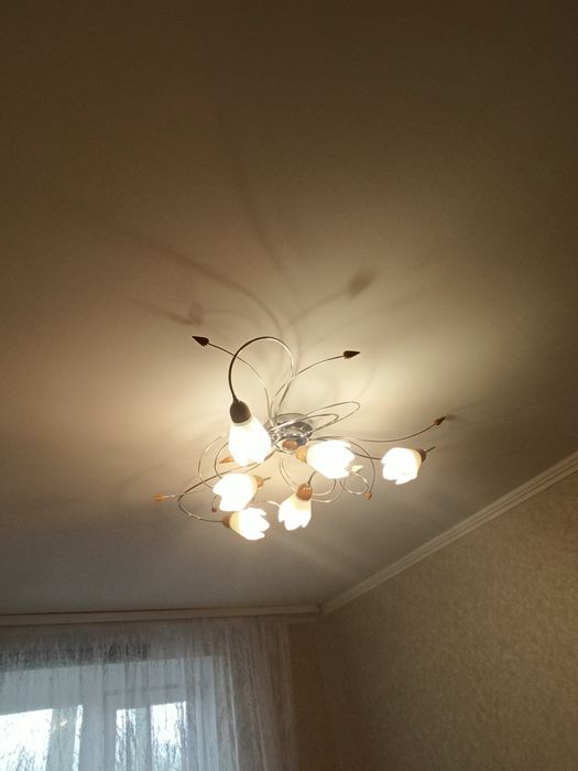 Люстра на 6 плафонів