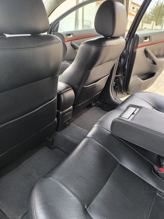 Toyota Avensis 2.0 D-4D Full Extras