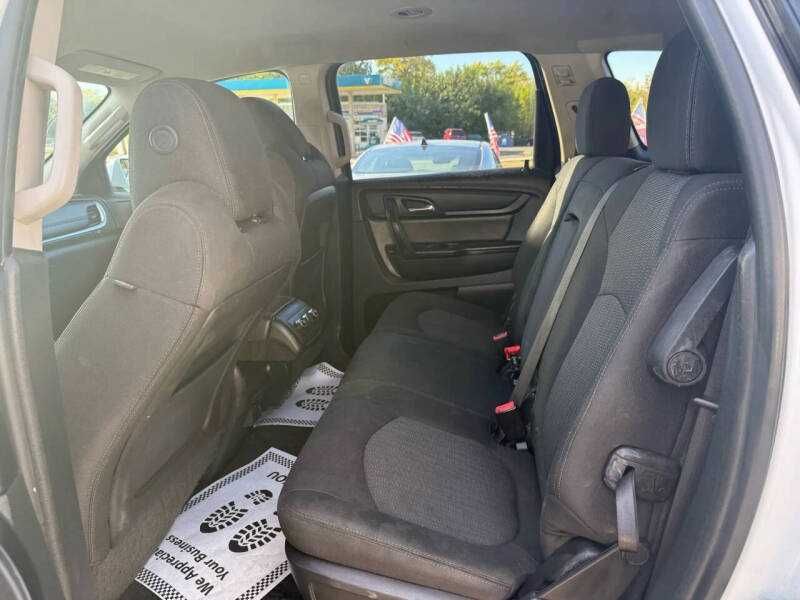 2017 Chevrolet Traverse LT