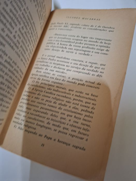 Dois livros de Cunha Leal edições de autor