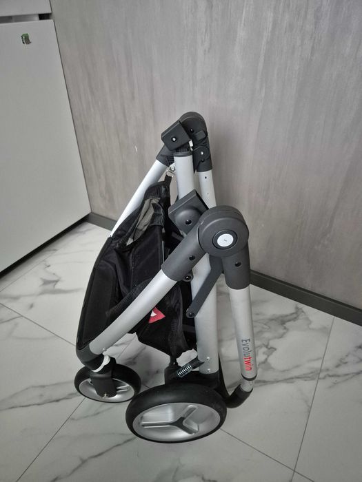 Універсальна коляска Red Castle Evolutwin для двійні