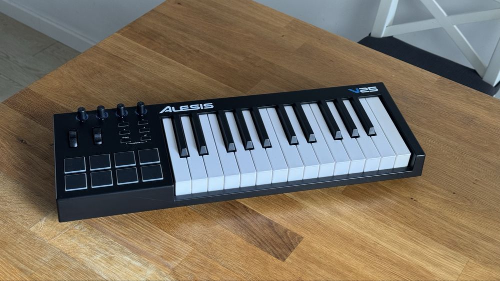 Klawiatura MIDI - Alesis v25