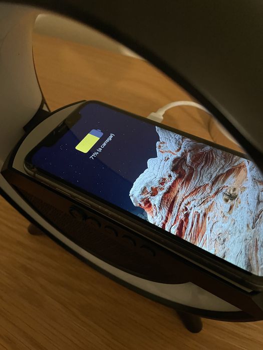 Candeero moderno com (carregador rapido,leds e coluna