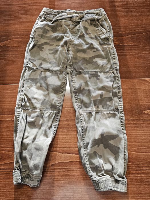 Spodnie, joggery jeans i moro